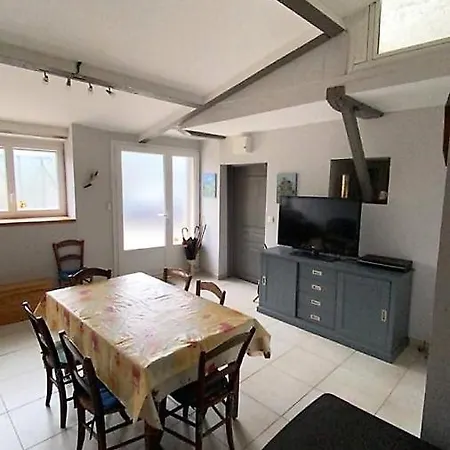 Dom wakacyjny Maison De Famille Rustique Et Renovee Chez Mouichou *
