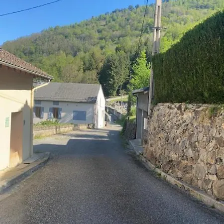 Dom wakacyjny Maison De Famille Rustique Et Renovee Chez Mouichou Gesties